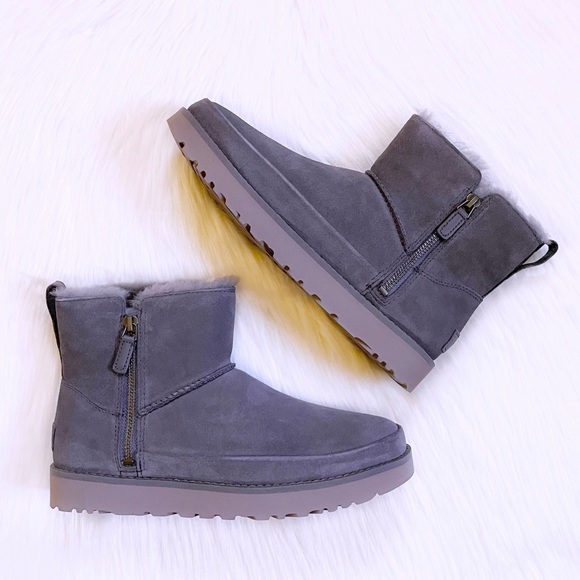 UGG Women’s Classic Zip Mini Nightfall Suede Boots - Picture 5 of 8